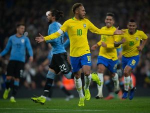 Neymar decide, e Brasil conquista vitória suada em cima do Uruguai