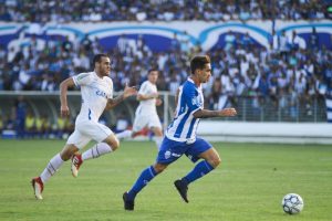 CSA perde para Avaí e fica ameaçado no G4