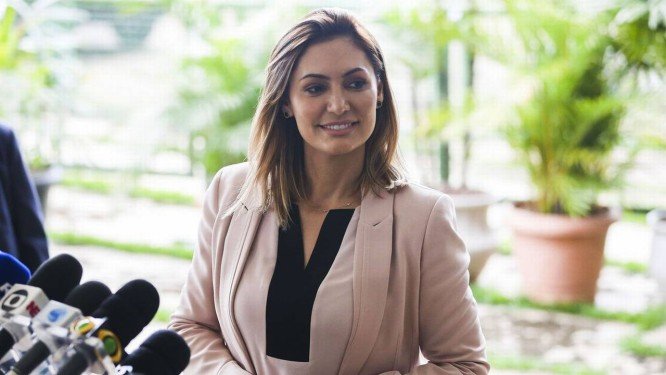 ‘É um príncipe’, diz esposa de Bolsonaro sobre o marido