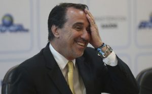 Médicos podem ser deslocados para municípios sem adesão