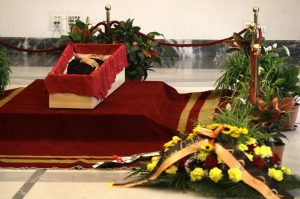 Corpo do cineasta Bernardo Bertolucci é velado em Roma