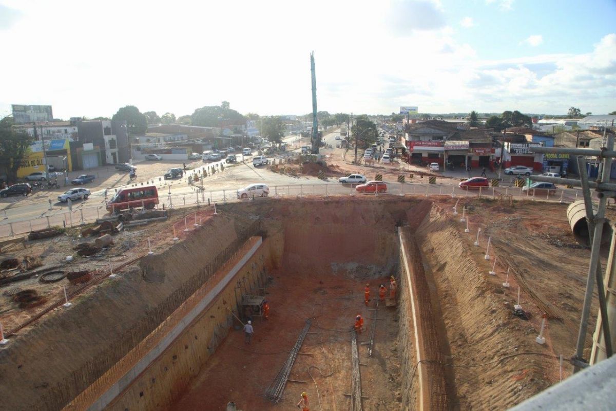 Obras do viaduto da PRF avançam em três frentes simultâneas