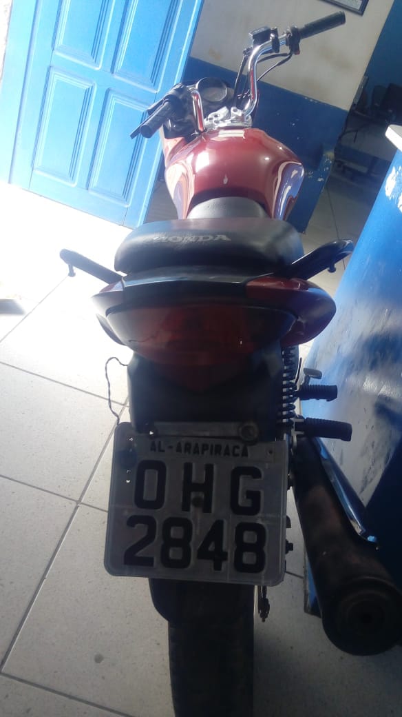 Motocicleta roubada em Arapiraca é recuperada pela polícia em Igaci