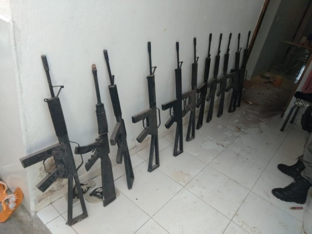 Homem incendeia casa e carro em Atalaia, AL