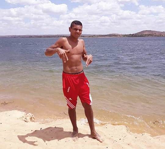 Corpo esquartejado é encontrado por populares em São Sebastião