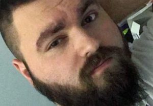 Supremacistas brancos sugerem matar príncipe Harry por casamento com Meghan: ‘Traidor da raça’