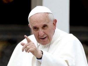 Na Missa do Galo, papa Francisco condena ganância e acúmulo de bens