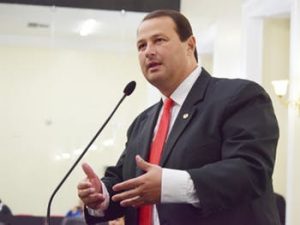 Deputado Dudu Hollanda tem linha móvel clonada; suposto estelionatário pediu dinheiro