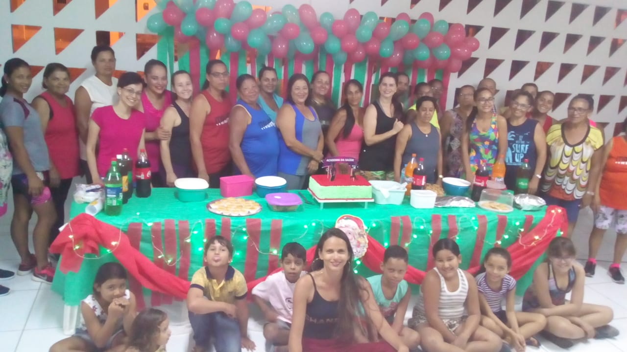 Usuários do Programa Academia da Saúde fazem confraternização no Coité das Pinhas, em Igaci