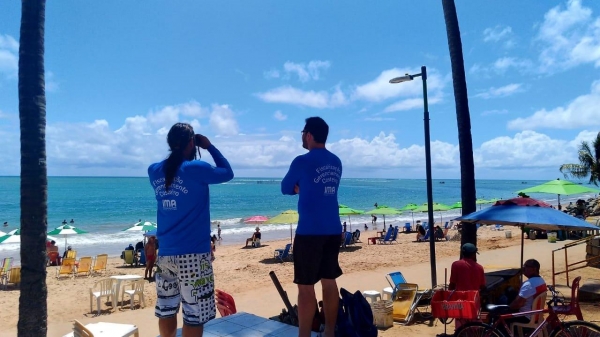 Praia da Jatiúca permanece aberta para banhistas, garante IMA