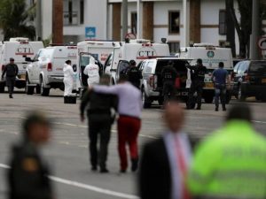 Sobe para 21 número de mortos em explosão de carro em Bogotá