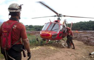 Em 4º dia de buscas, 280 bombeiros atuam em Brumadinho