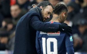 ‘Uma maldição’, resume jornal sobre nova lesão de Neymar