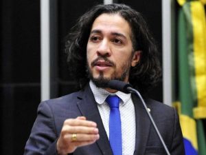 Com medo de ser morto, Jean Wyllys do PSOL abandona mandato e deixa o Brasil