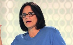 “Menino veste azul e menina veste rosa”, diz ministra