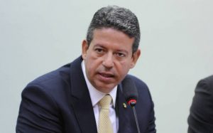 Deputado federal alagoano articula bloco de oposição a Rodrigo Maia