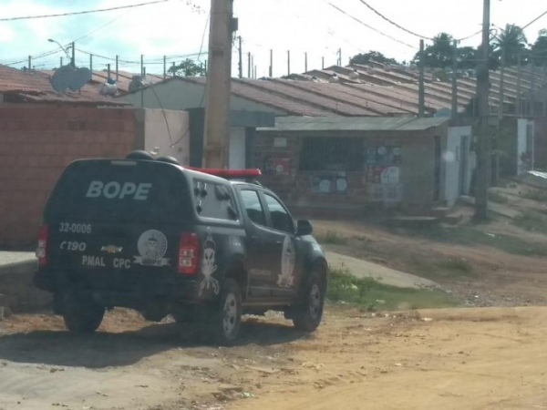 Suspeito de liderar tráfico no litoral de Alagoas morre em confronto com o Bope