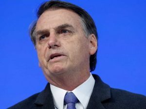Bolsonaro define idades mínimas de 62 e 65 anos na Previdência