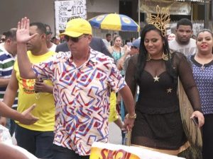 Prefeito exige presença de funcionários no show da noiva em prévia de carnaval