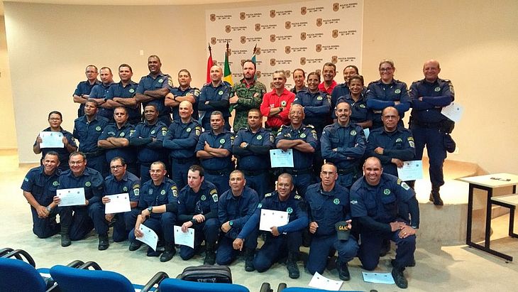 PF concede porte de arma para 30 guardas municipais de Maceió