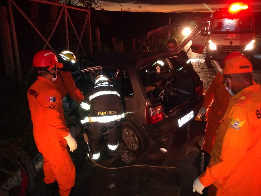 Acidente envolvendo dois veículos deixa uma pessoa morta e feridos em Maribondo, AL