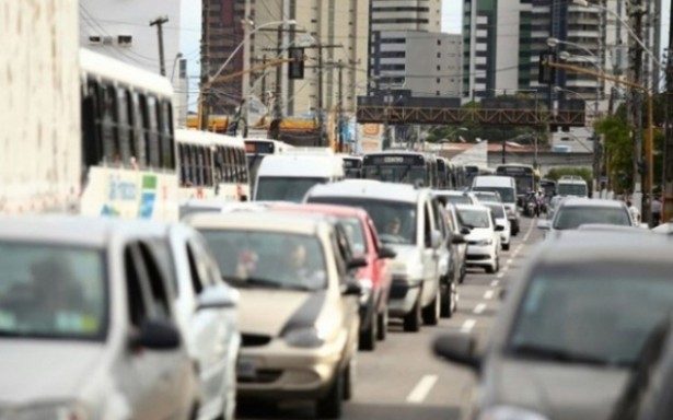Parcela para veículos com placas 1 e 2 deve ser paga até o dia 28
