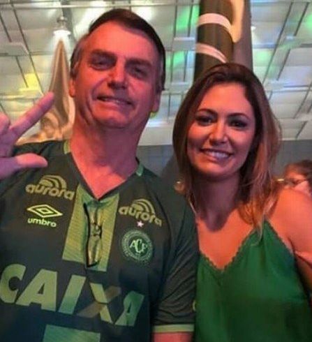 Com medo de avião, Michelle Bolsonaro passa aniversário sem o marido