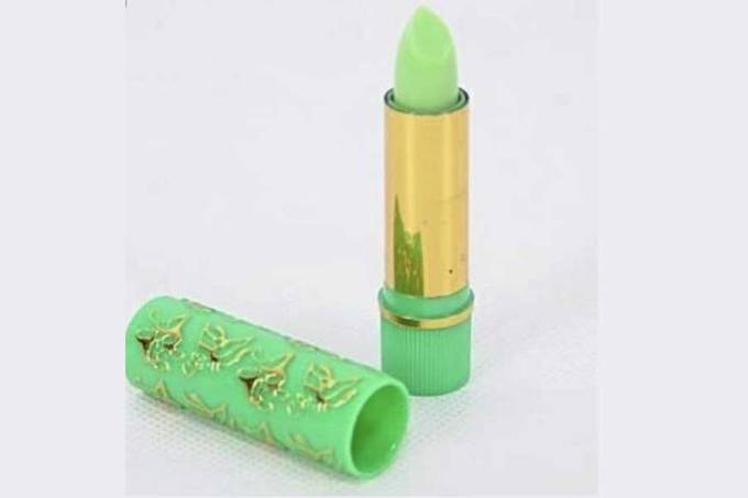 Batom que marcou anos 80 e 90 é relançado por marca de cosméticos