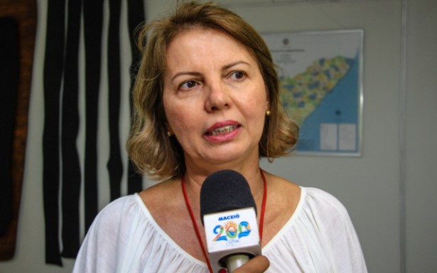 Entidades pedem prisão de reitora da Ufal por descumprimento de ordem judicial