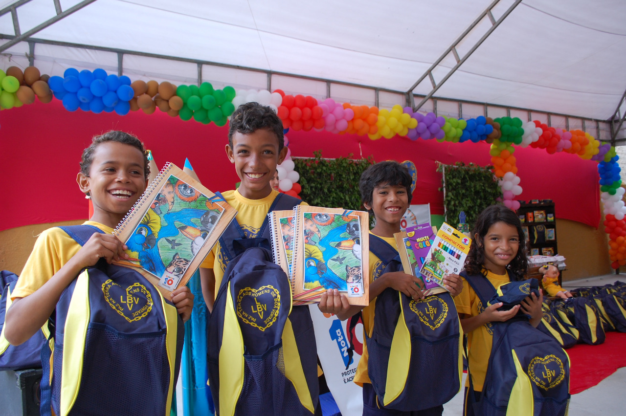 LBV celebra 37 anos em Alagoas e entrega kits pedagógicos para crianças