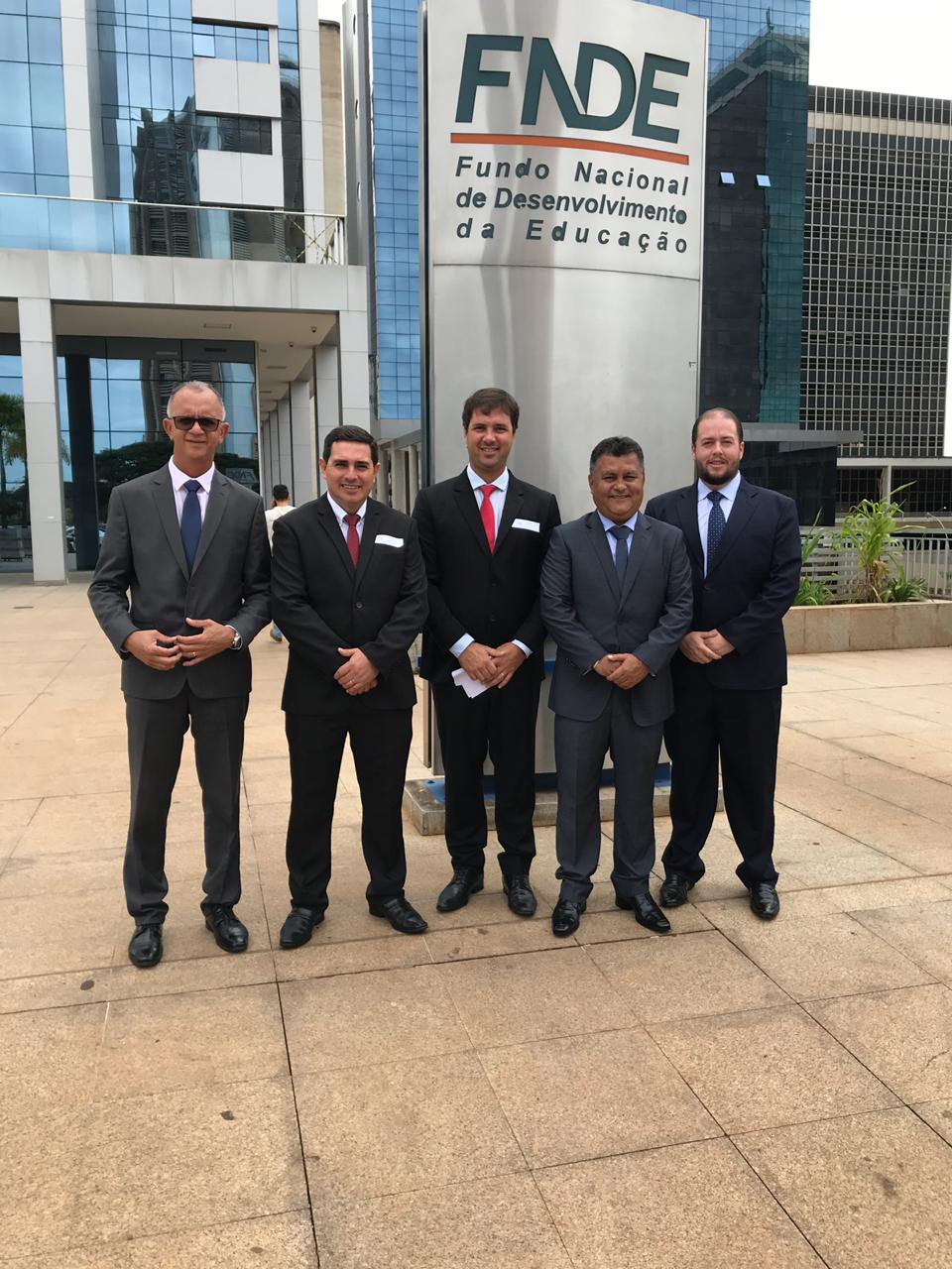 Gleysson Cardoso participa da Marcha dos Prefeitos para cobrar soluções de problemas em Minador do Negrão