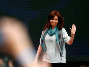 Cristina Kirchner anuncia candidatura à vice-presidência da Argentina