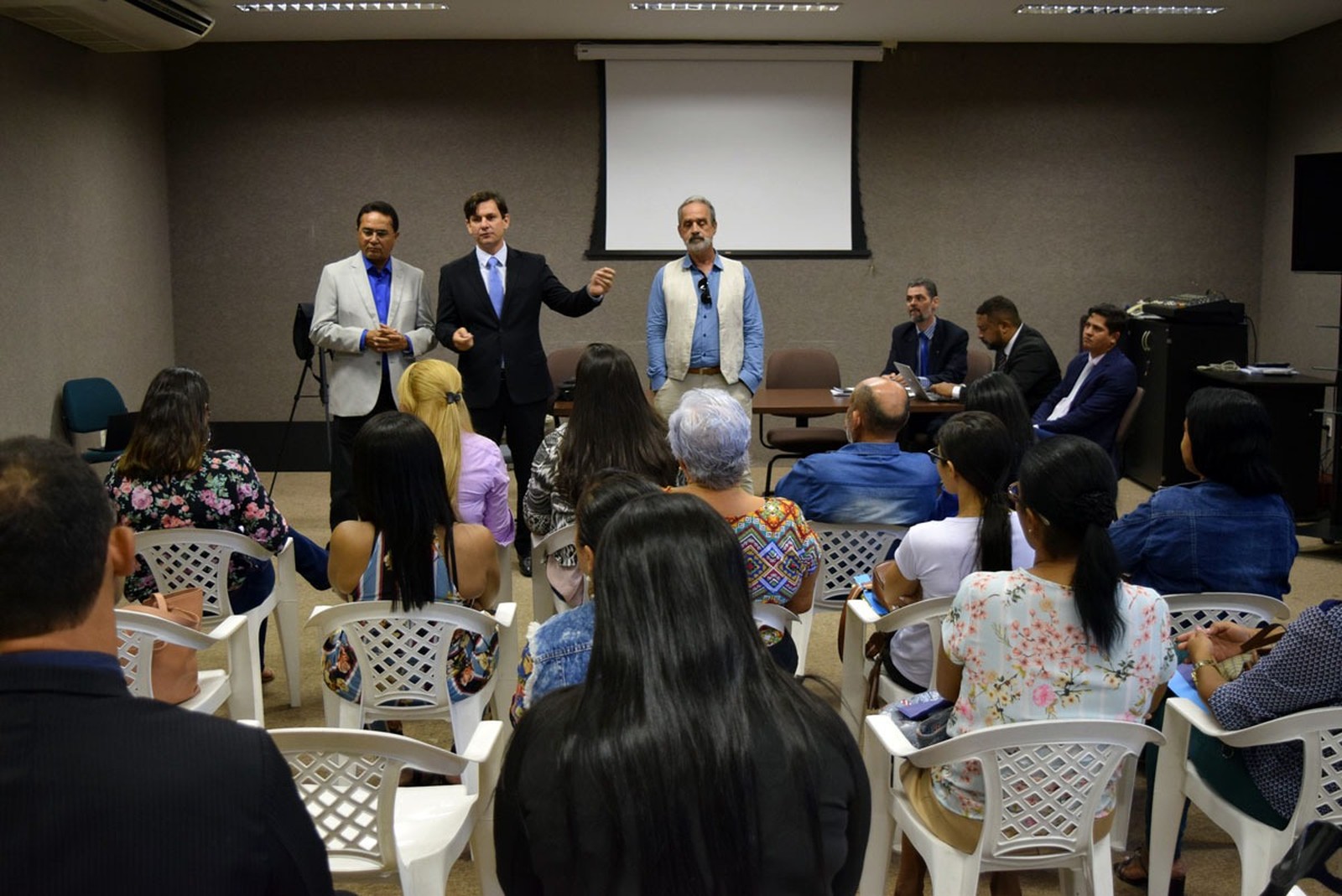 Estudantes lesados pelo golpe do diploma são ouvidos na ALE-AL