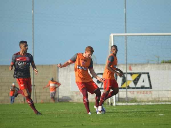 CRB enfrenta o Coritiba e tenta subir na tabela de classificação da Série B