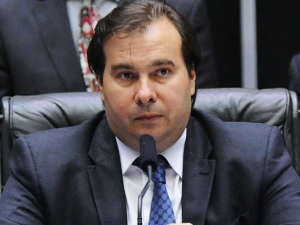 Maia diz que não aceitará ataques do governo contra Legislativo