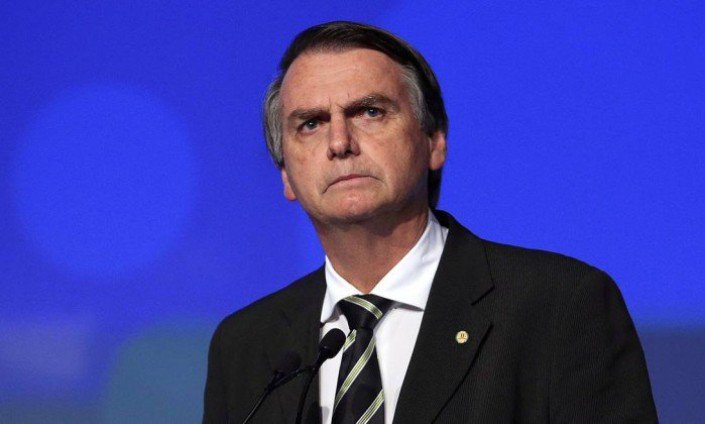 Bolsonaro veta emenda para transporte gratuito de bagagem em voos por ser do PT: “Eles gostam de pobre”