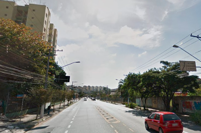 Mãe joga filha de 5º andar, põe fogo em apartamento e se atira