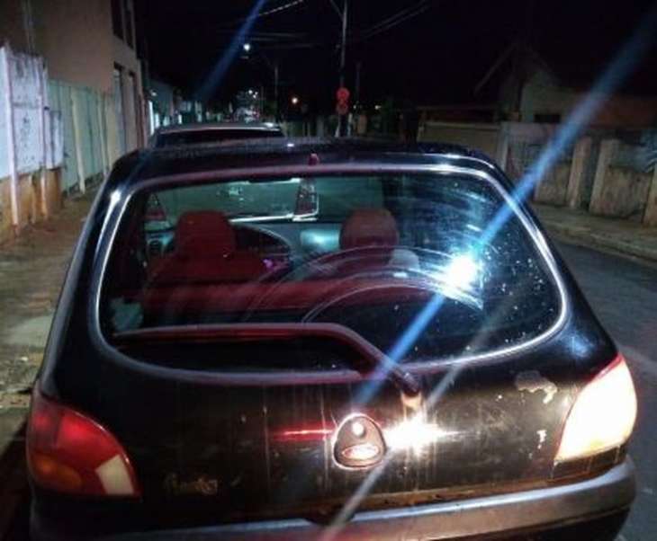 Menino de 10 anos é flagrado dirigindo carro furtado pela 3ª vez