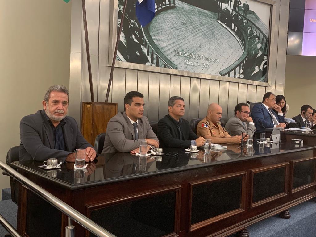 Agenor Leôncio participa de discussão sobre situação de risco de barragens em Sessão na ALE