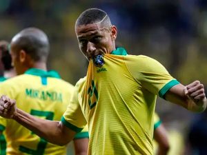 Brasil vence o Catar em Brasília; Neymar se lesiona