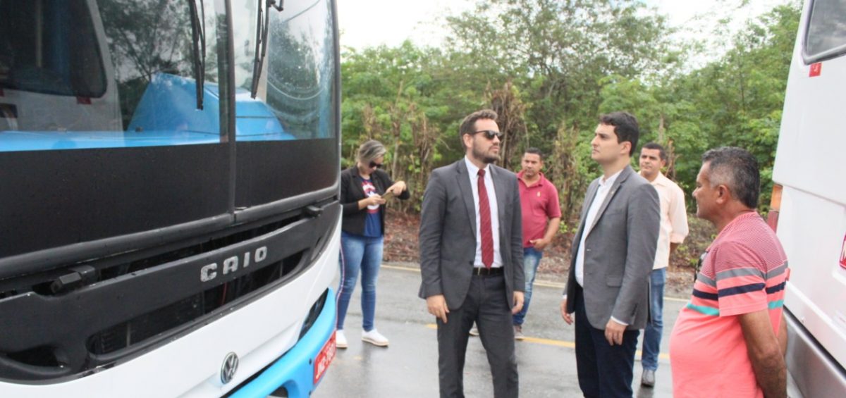 Transporte legal: 20 ônibus escolares são interditados no município de Atalaia