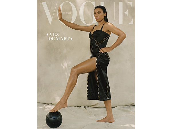 A Vez da Marta: artilheira estrela capa e recheio da Vogue de julho