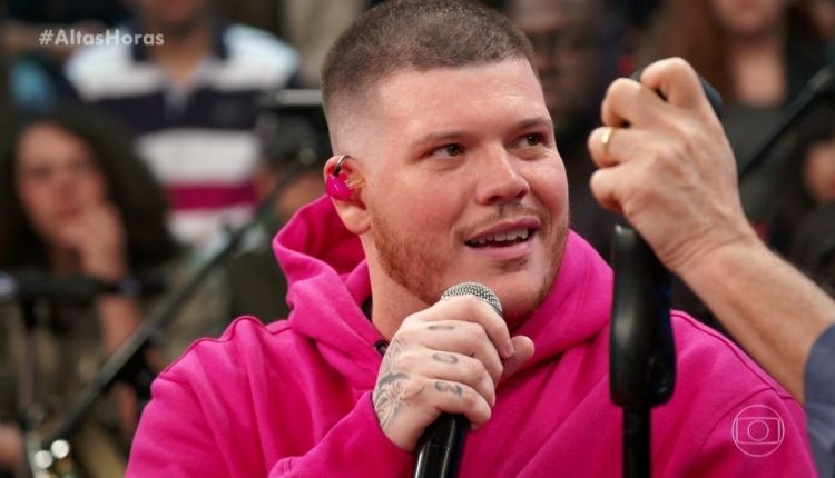 Ferrugem explica pisão na mão de fã durante show: “Me defendi”