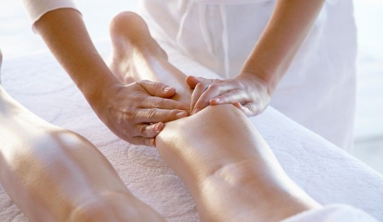 ‘Massagem milagrosa’ ajuda a tratar problemas, reduzir celulite e é queridinha das celebridades