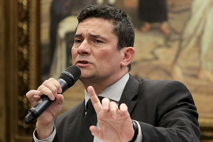 Em novas mensagens vazadas, procuradores  criticam conduta de Moro