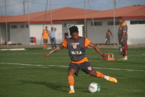 CRB anuncia meia alagoano que há vários anos estava atuando no Oriente Médio