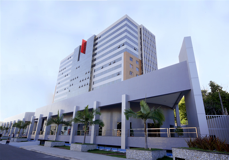 Empresário morre ao cair de prédio na Avenida Gustavo Paiva