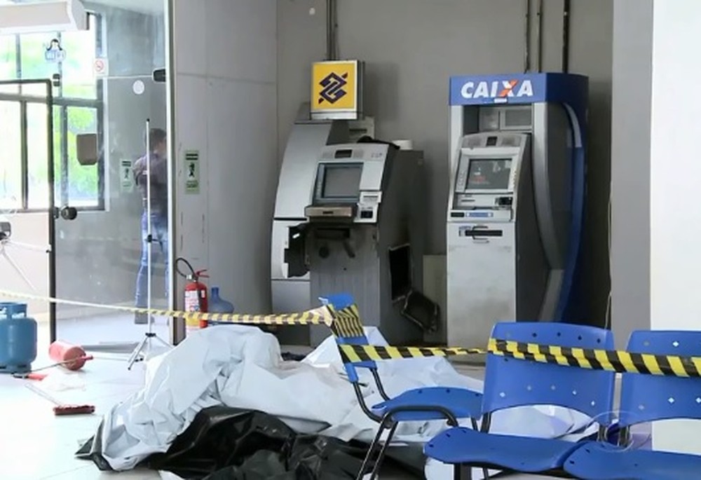 Suspeitos de arrombar caixa eletrônico na prefeitura de Arapiraca, AL, são presos no CE