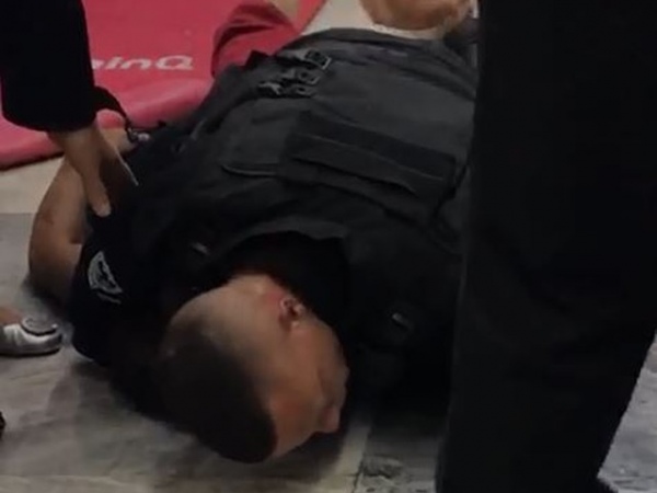 Segurança que estrangulou jovem com problemas mentais em supermercado vira réu