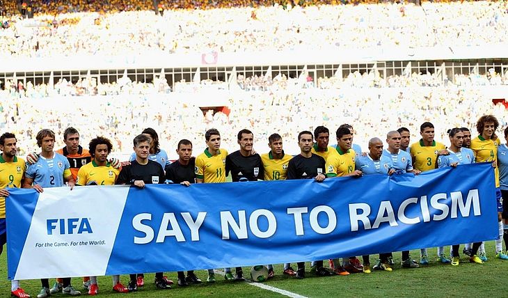 Novo Código da Fifa permite que árbitros terminem o jogo em caso de racismo